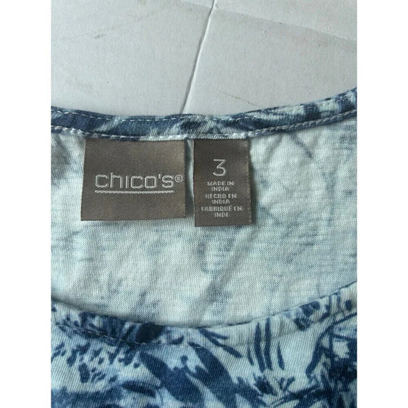 Chicos Women’s T-Shirt Blue White Abstract Art Animal Print sz 3 - Picture 3 of 6